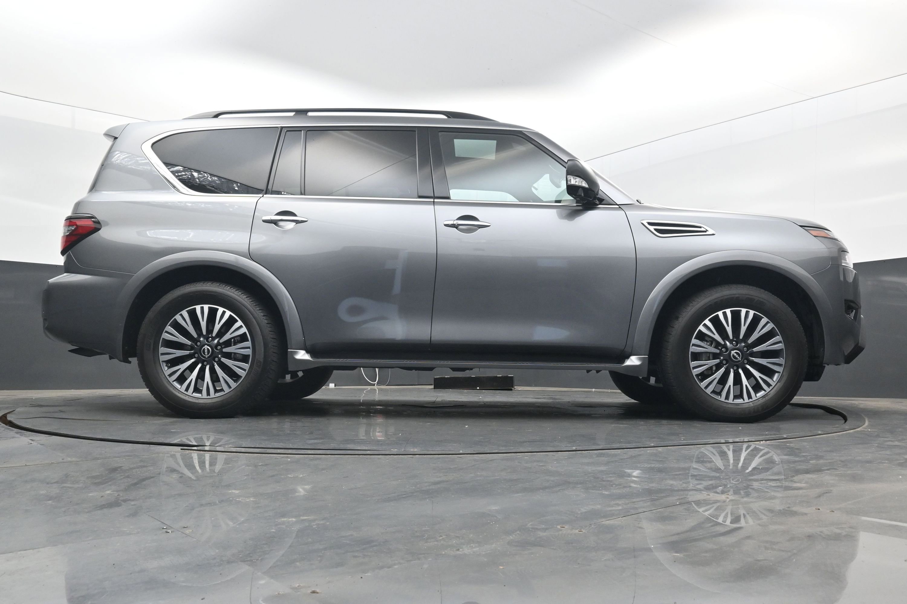 Used 2024 Nissan Armada SL w/ Midnight Edition Package image 27