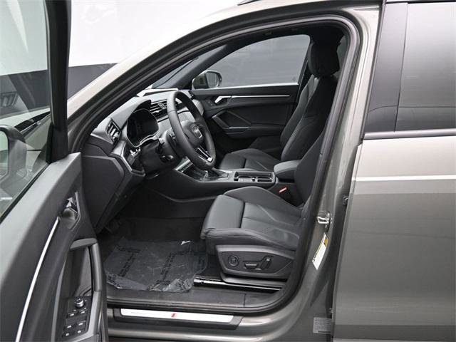 New 2025 Audi Q3 2.0T Premium image 9