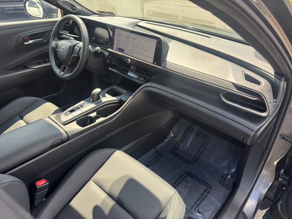 Used 2023 Toyota Crown Platinum AWD/4WD image 16