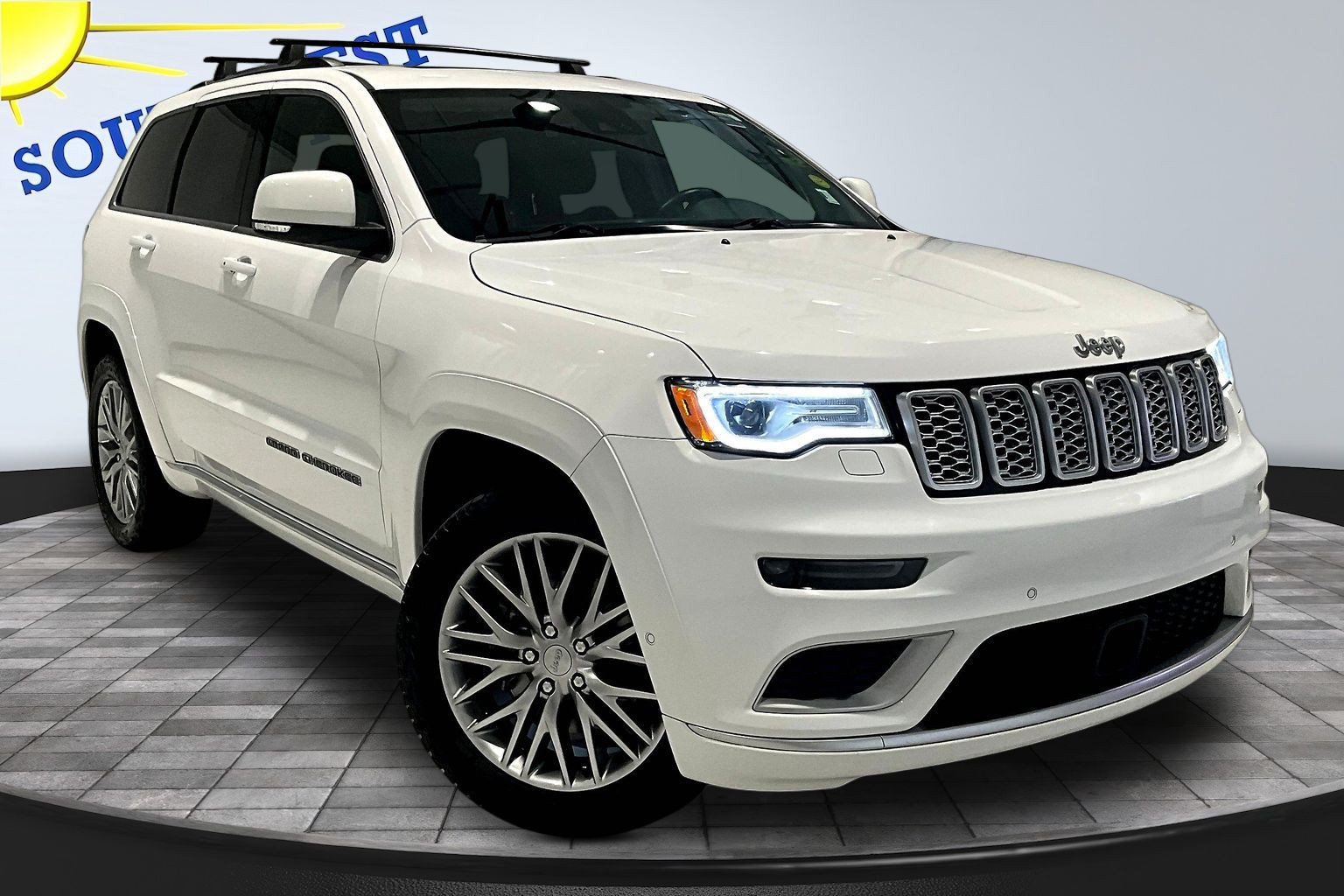 Used 2018 Jeep Grand Cherokee Summit w/ Platinum Series Group AWD/4WD image 3