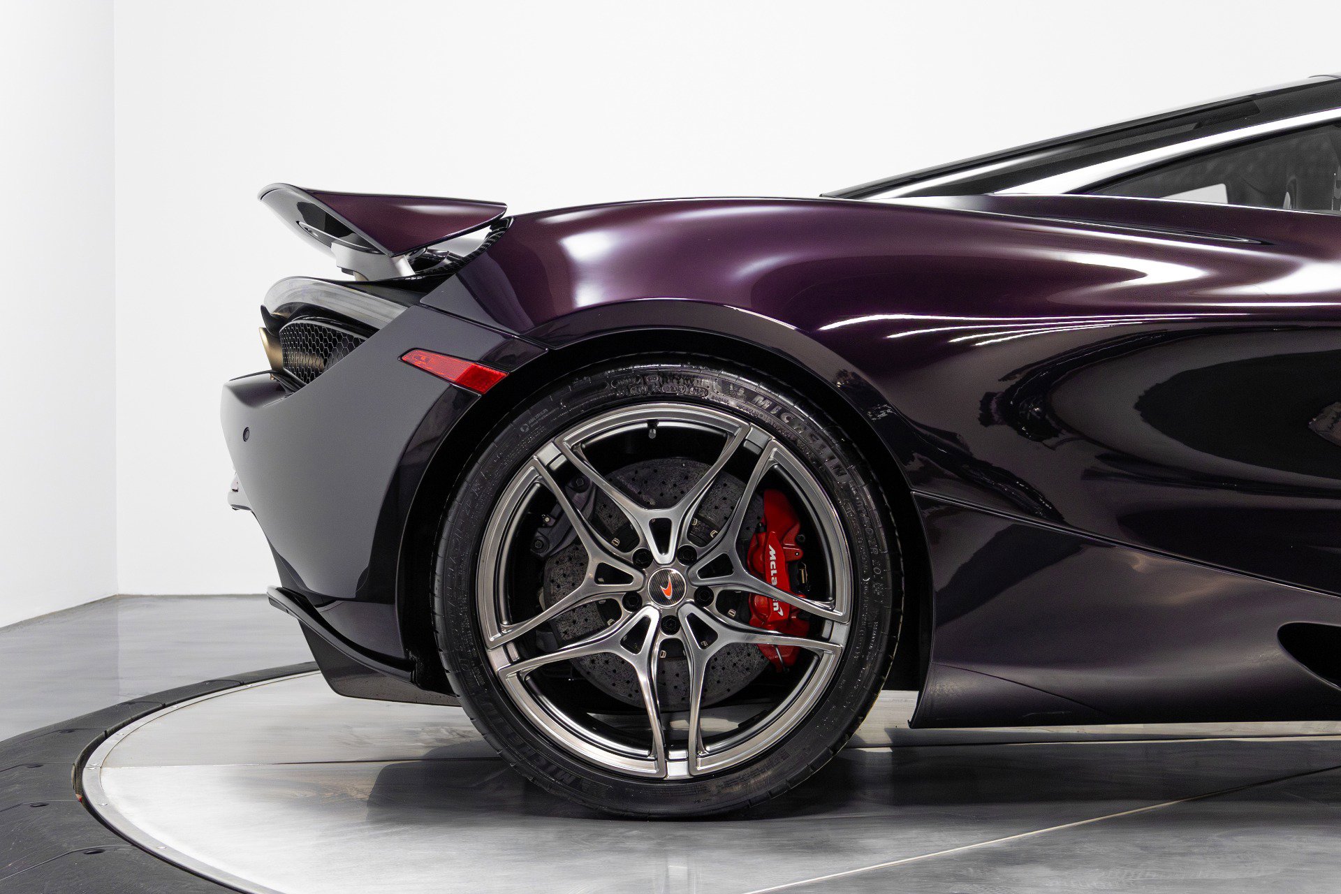 Used 2018 McLaren 720S Performance image 19