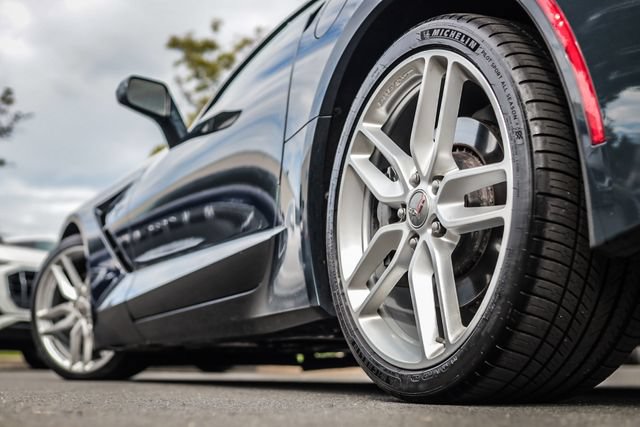 Used 2019 Chevrolet Corvette Stingray Coupe w/ 1LT RWD image 40