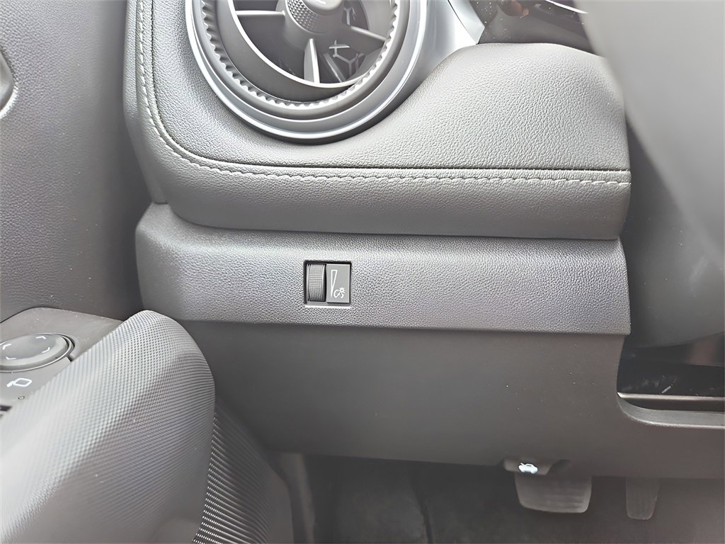 New 2025 Chevrolet Colorado LT w/ LT Convenience Package image 15