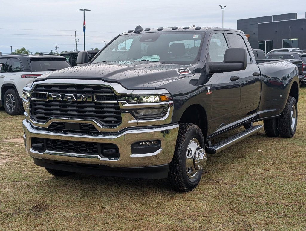 New 2026 RAM 3500 Tradesman w/ Chrome Appearance Group A AWD/4WD image 4