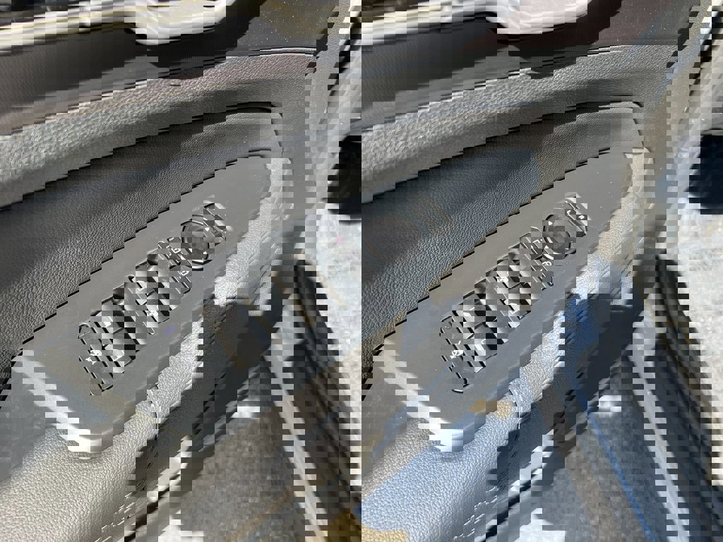 New 2026 Kia Sportage EX image 17