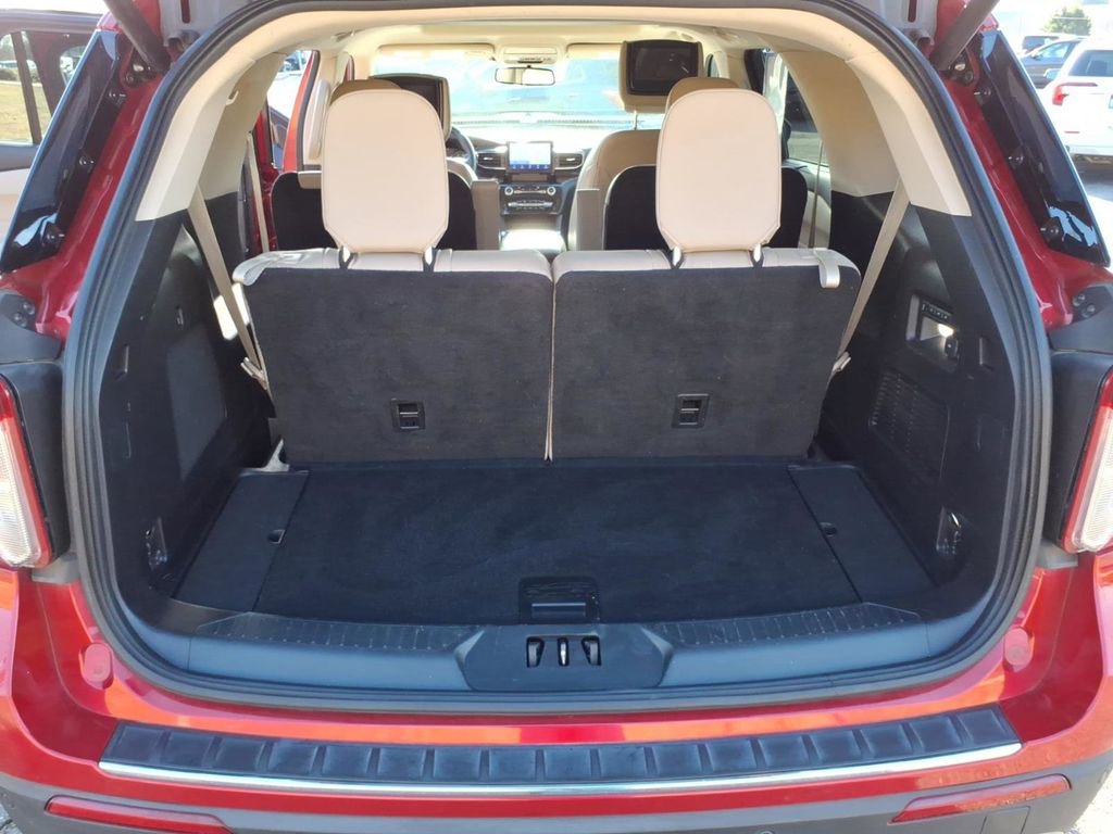 Used 2021 Ford Explorer Limited w/ Equipment Group 301A image 18