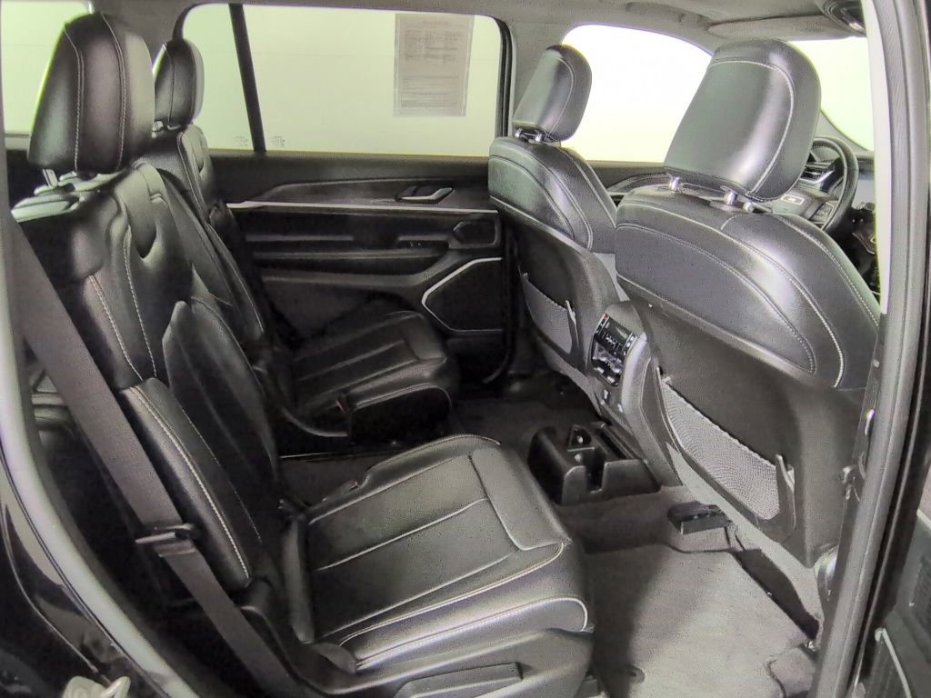 Used 2021 Jeep Grand Cherokee L Limited AWD/4WD image 38