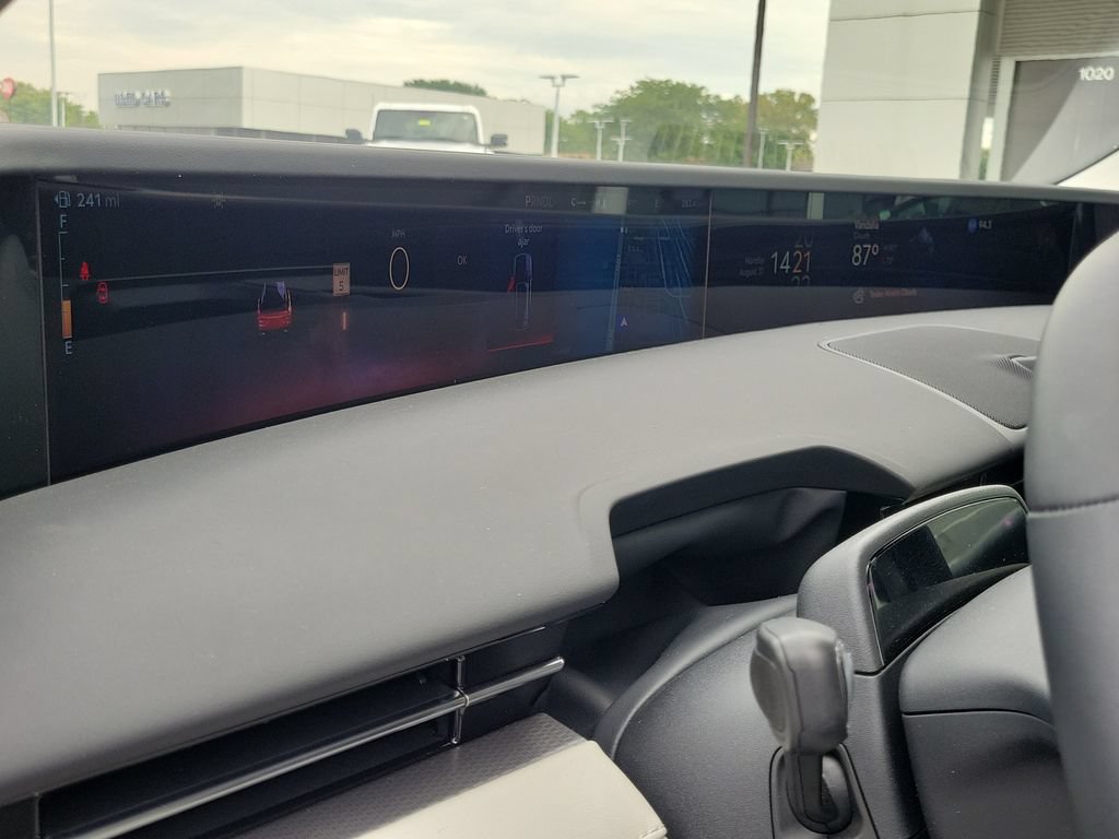 New 2026 Lincoln Nautilus Premier AWD/4WD image 22