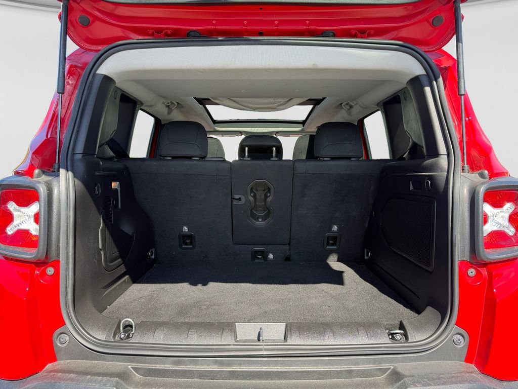 Used 2022 Jeep Renegade Latitude w/ Sun/Sound Group AWD/4WD image 18
