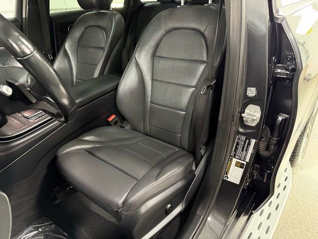 Used 2021 Mercedes-Benz GLC 300 4MATIC image 21