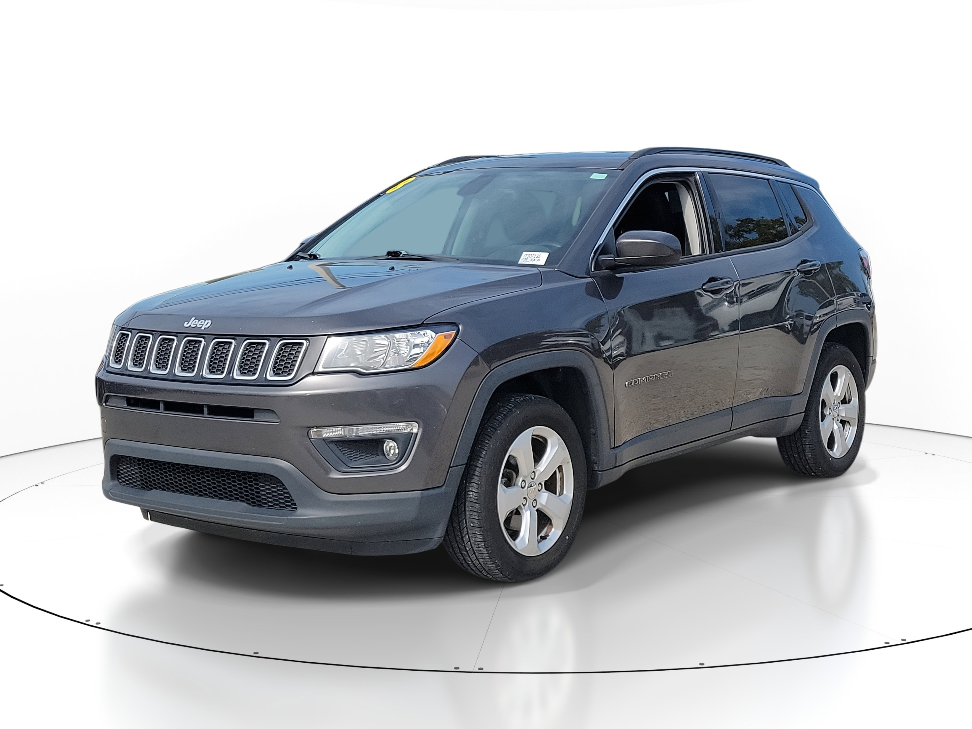 Used 2018 Jeep Compass Latitude w/ Popular Equipment Group AWD/4WD image 3