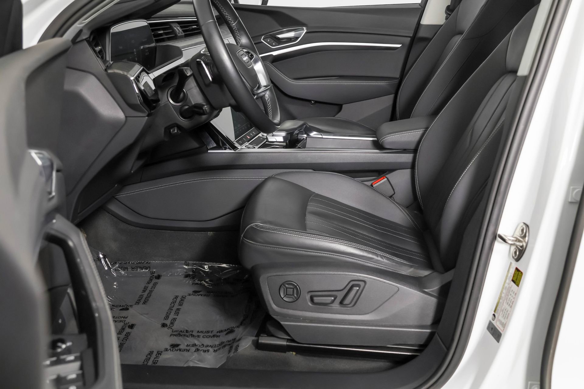 Used 2021 Audi e-tron Premium AWD/4WD image 26