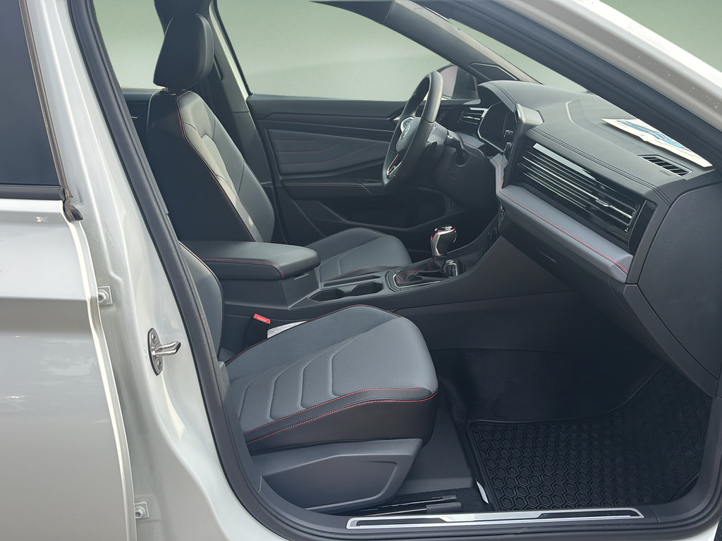 New 2026 Volkswagen Jetta GLI Autobahn FWD image 11