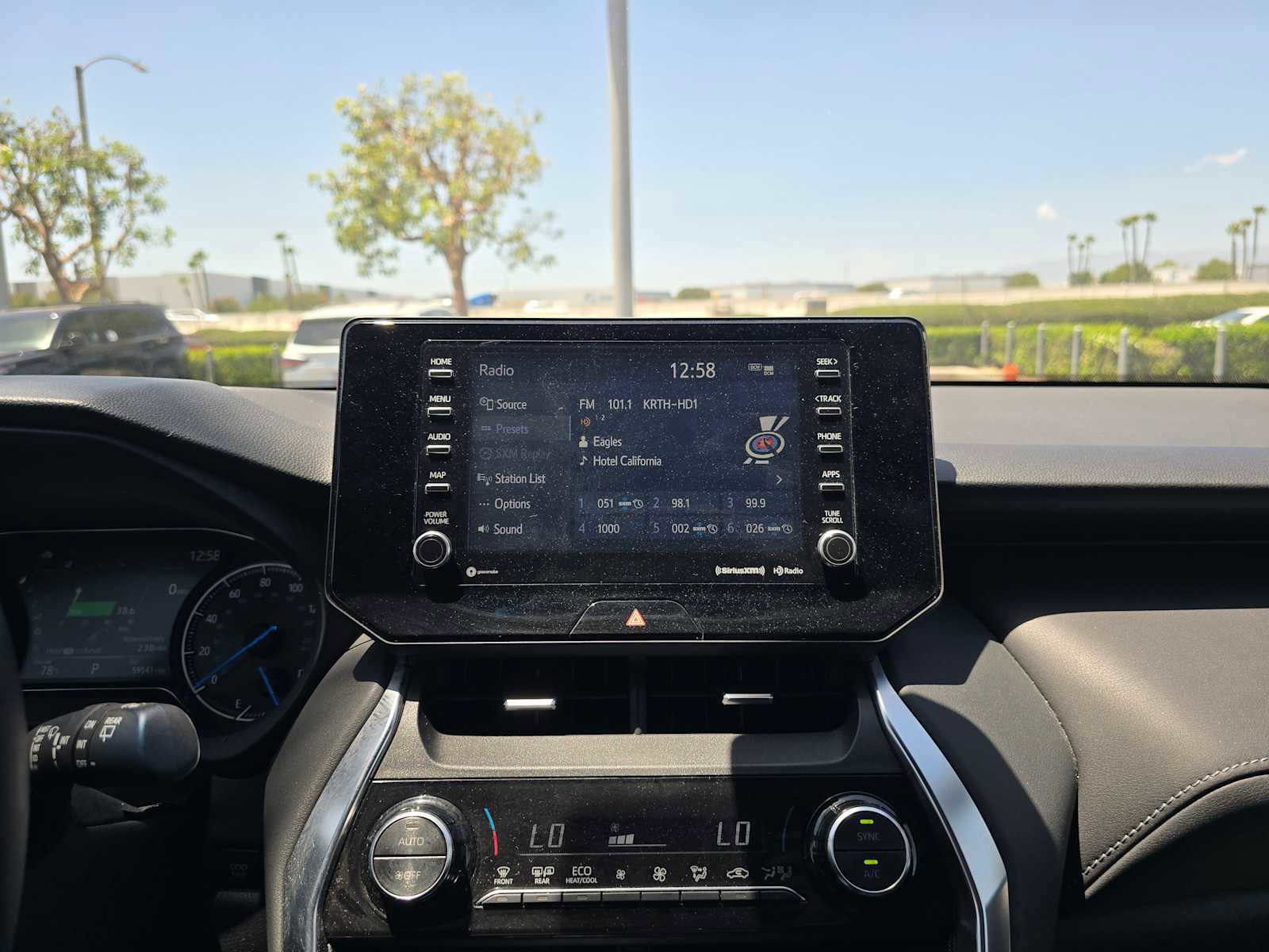 Certified 2021 Toyota Venza XLE AWD/4WD image 27