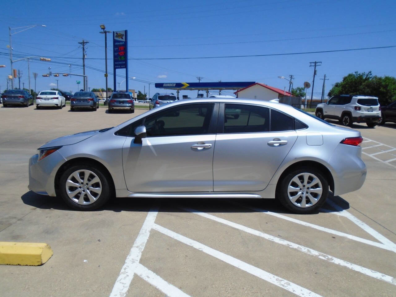 Used 2021 Toyota Corolla LE FWD image 4