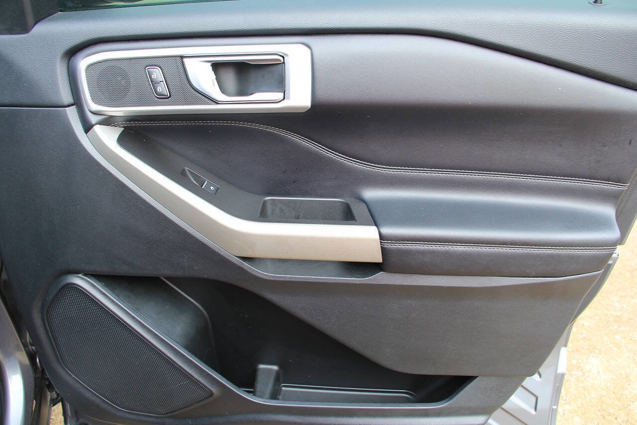 Used 2022 Ford Explorer XLT w/ Class IV Trailer Tow Package image 15