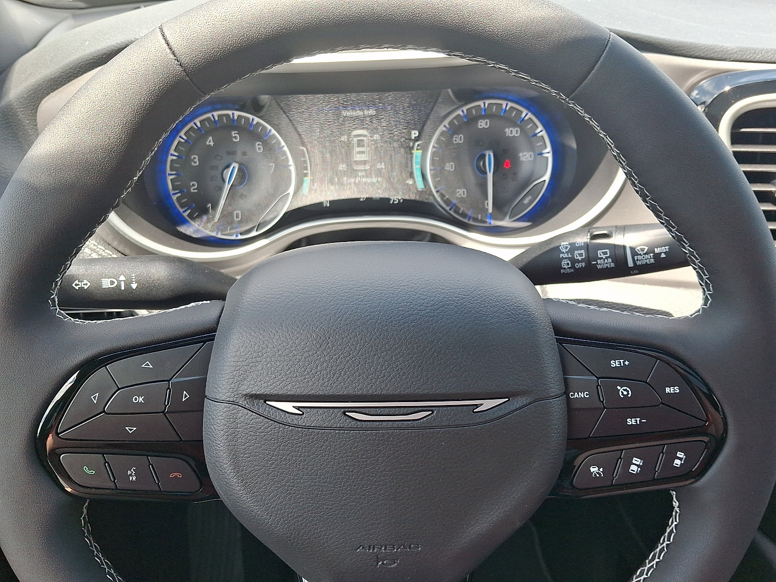 New 2027 Chrysler Pacifica Limited AWD/4WD image 17