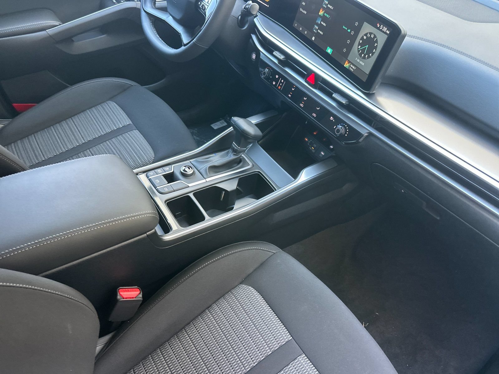 New 2026 Kia Sorento LX FWD image 17