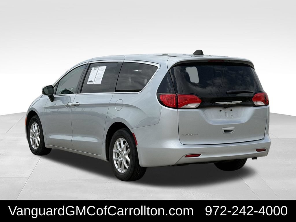 Used 2022 Chrysler Voyager LX FWD image 6