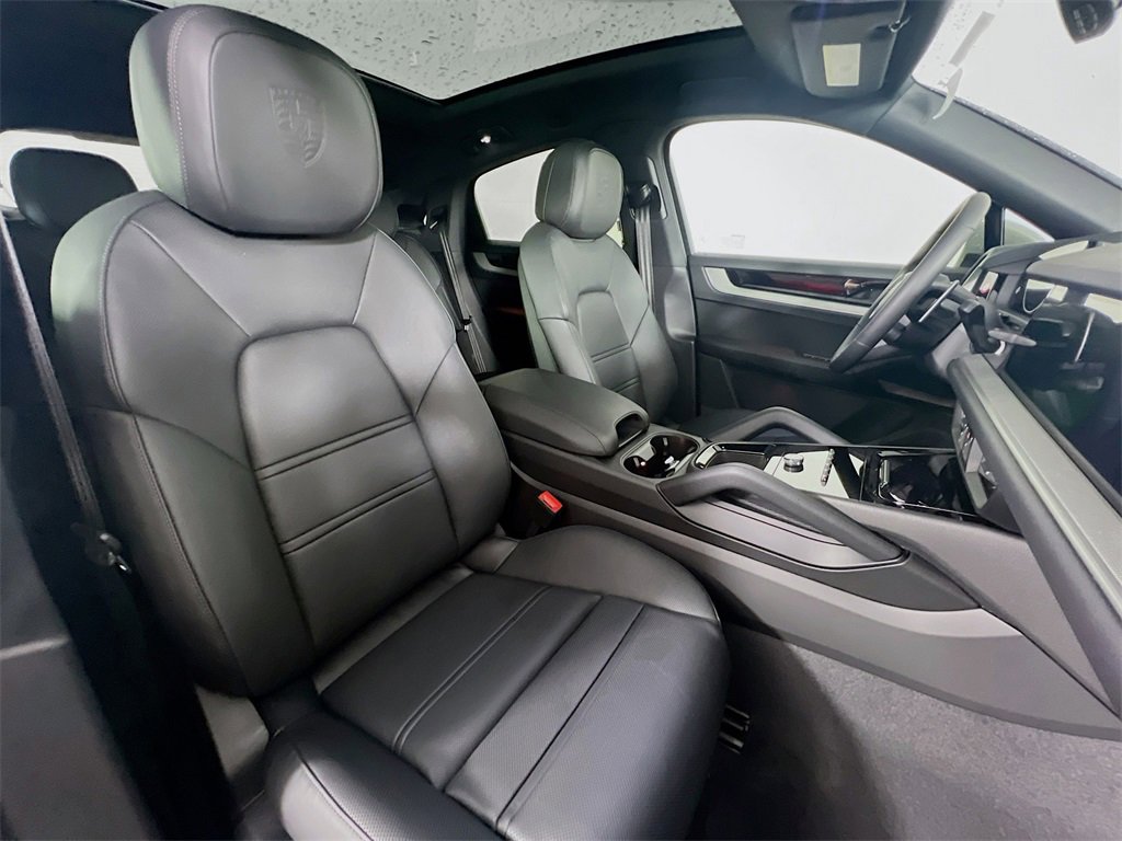 New 2026 Porsche Cayenne S image 30