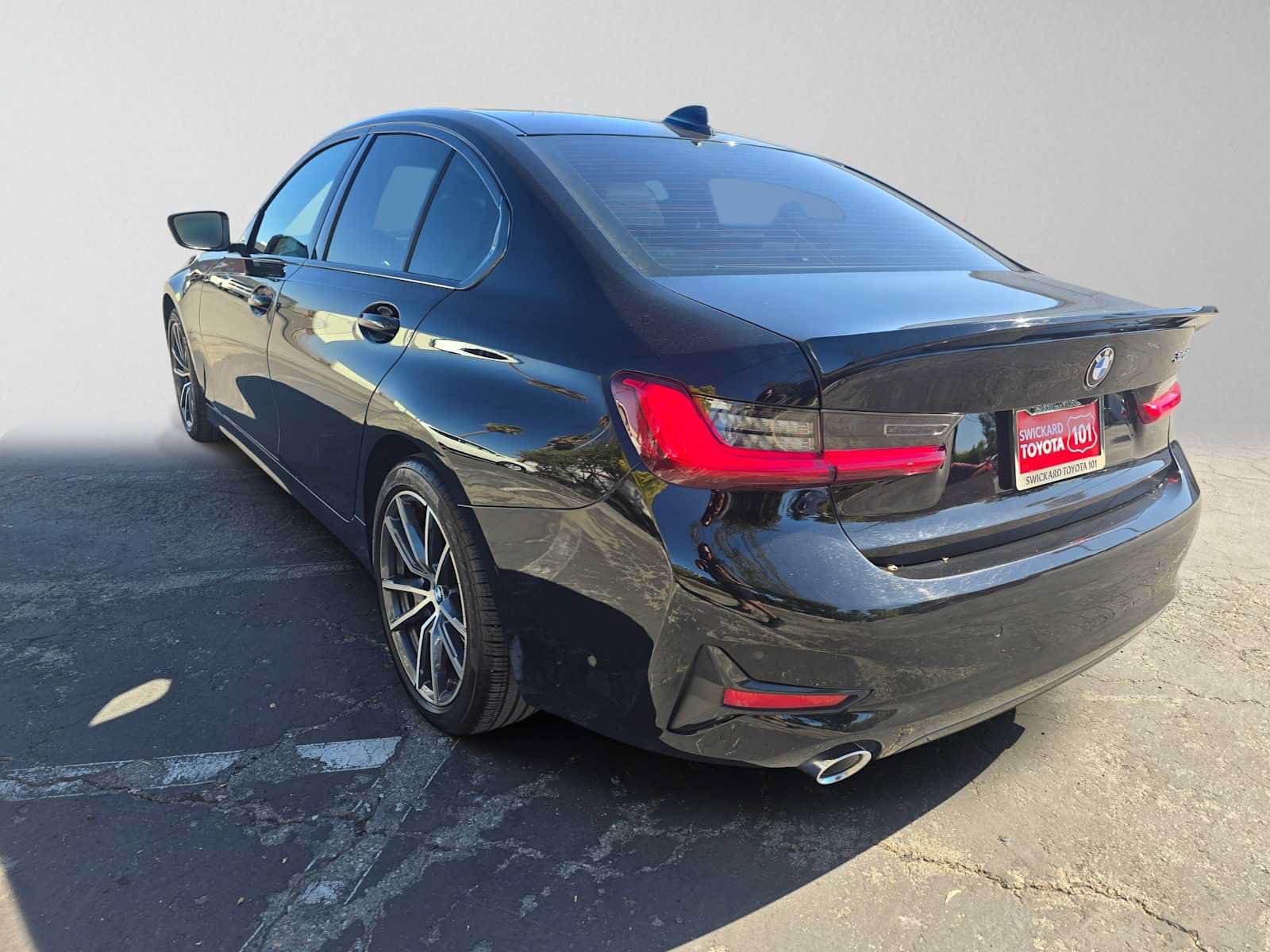 Used 2021 BMW 330i Sedan w/ Convenience Package RWD image 5