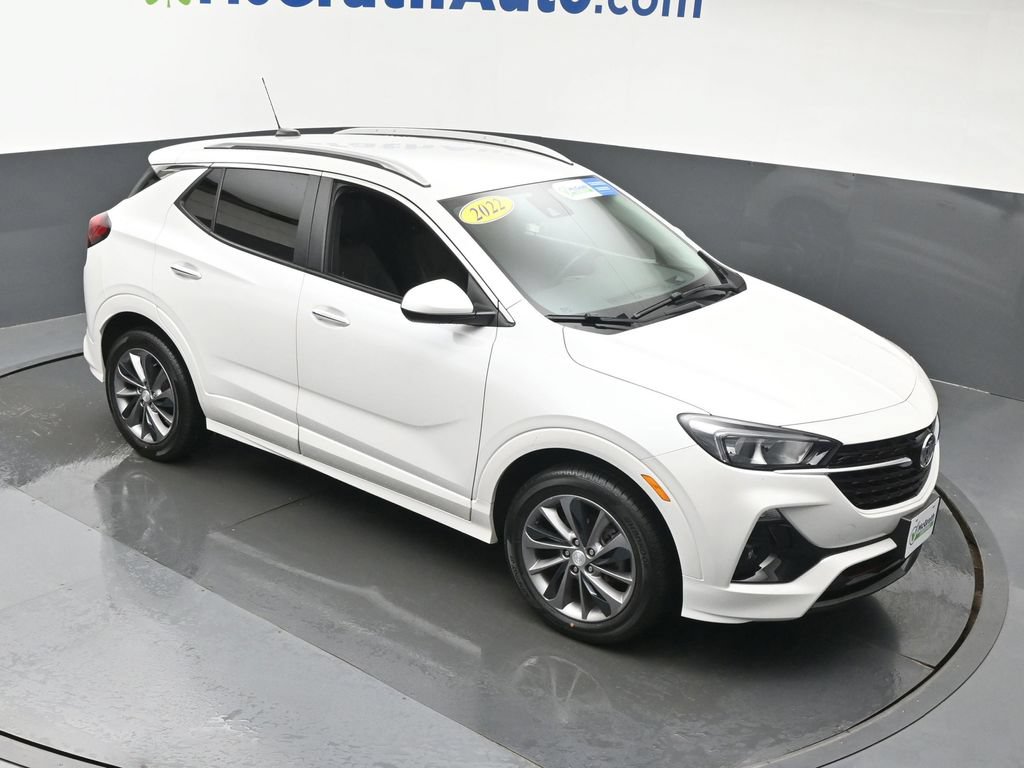Used 2022 Buick Encore GX Select w/ Sport Touring Package FWD image 3