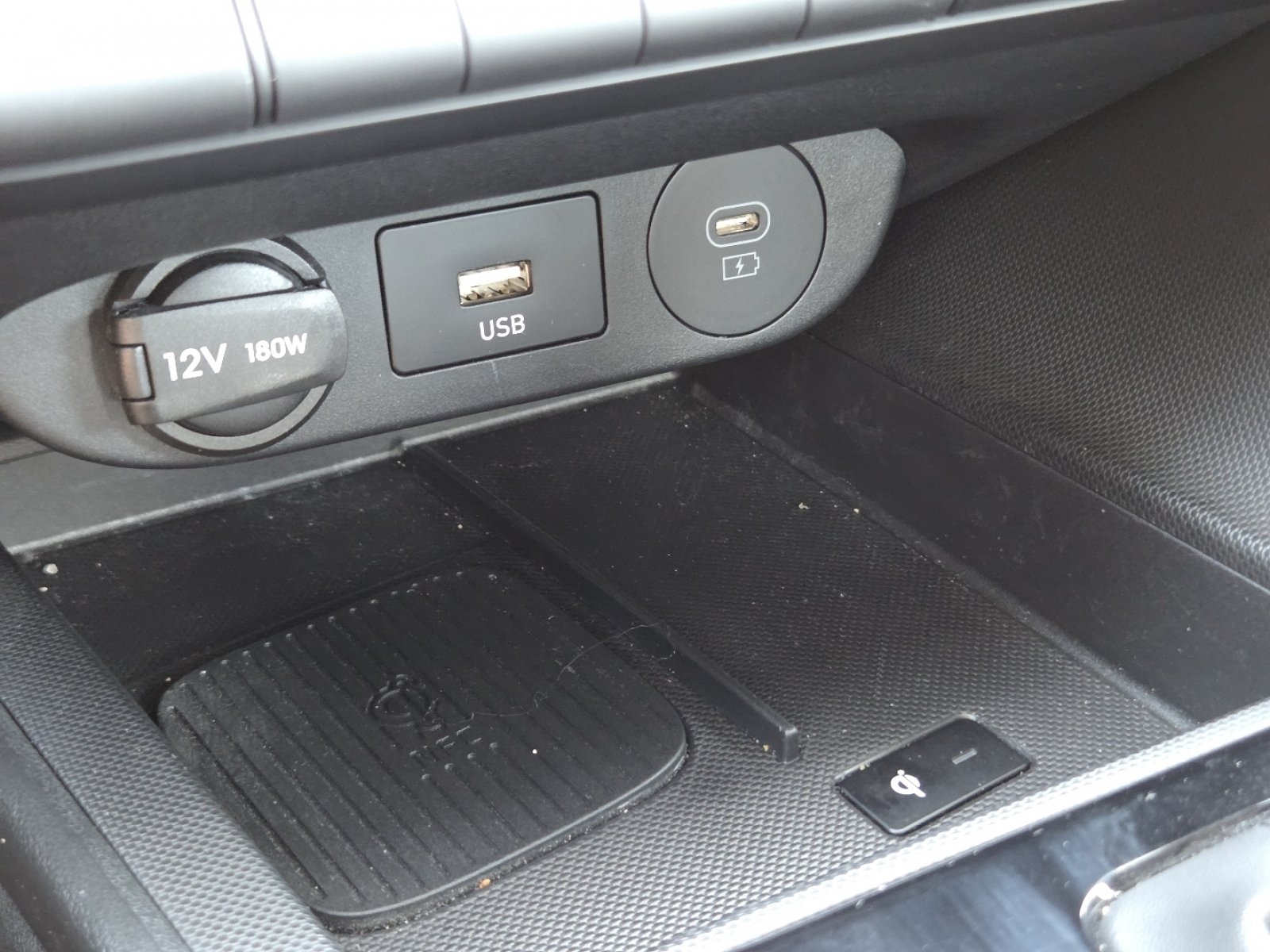 Used 2024 Hyundai Elantra Limited FWD image 6