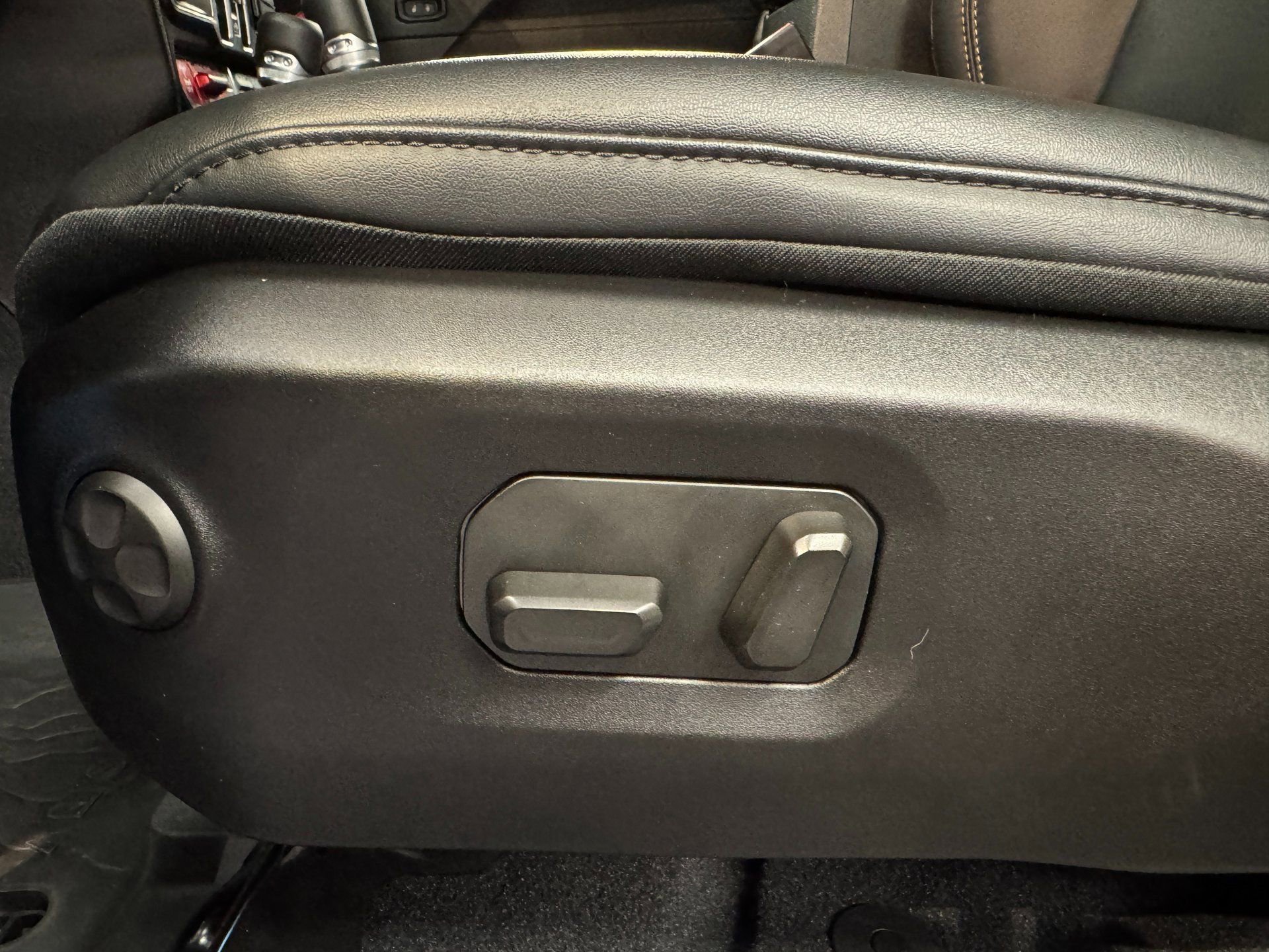 Used 2024 Jeep Wrangler Unlimited Rubicon 392 image 31