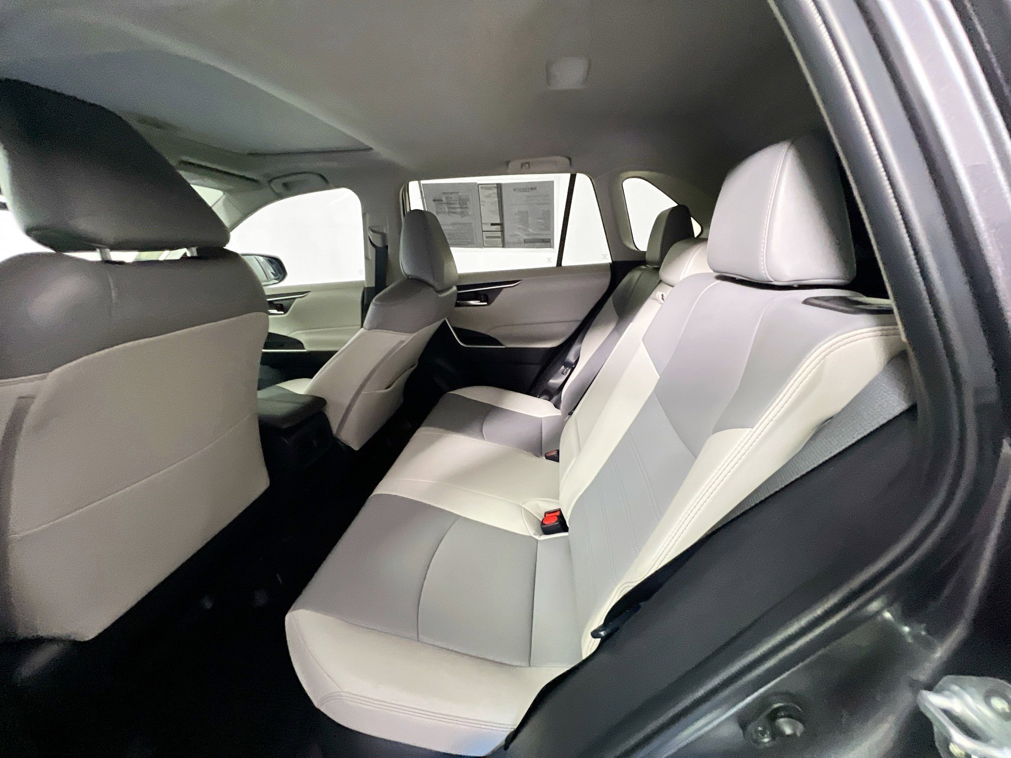 Used 2024 Toyota RAV4 XLE Premium image 29