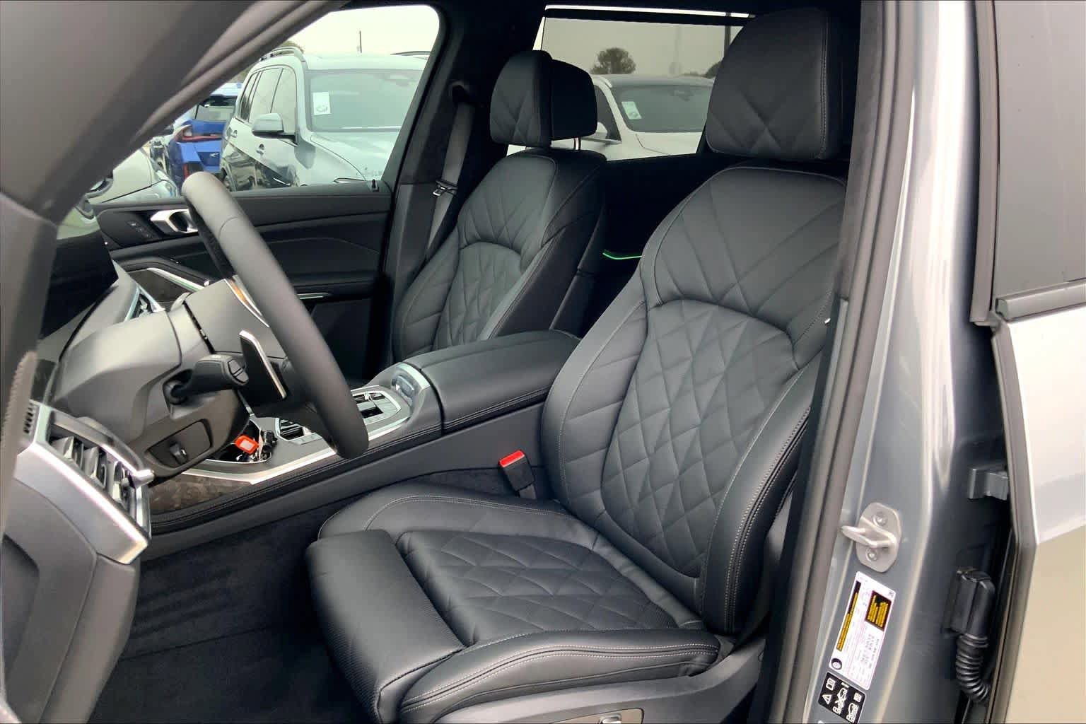 Used 2026 BMW X7 xDrive40i AWD/4WD image 9