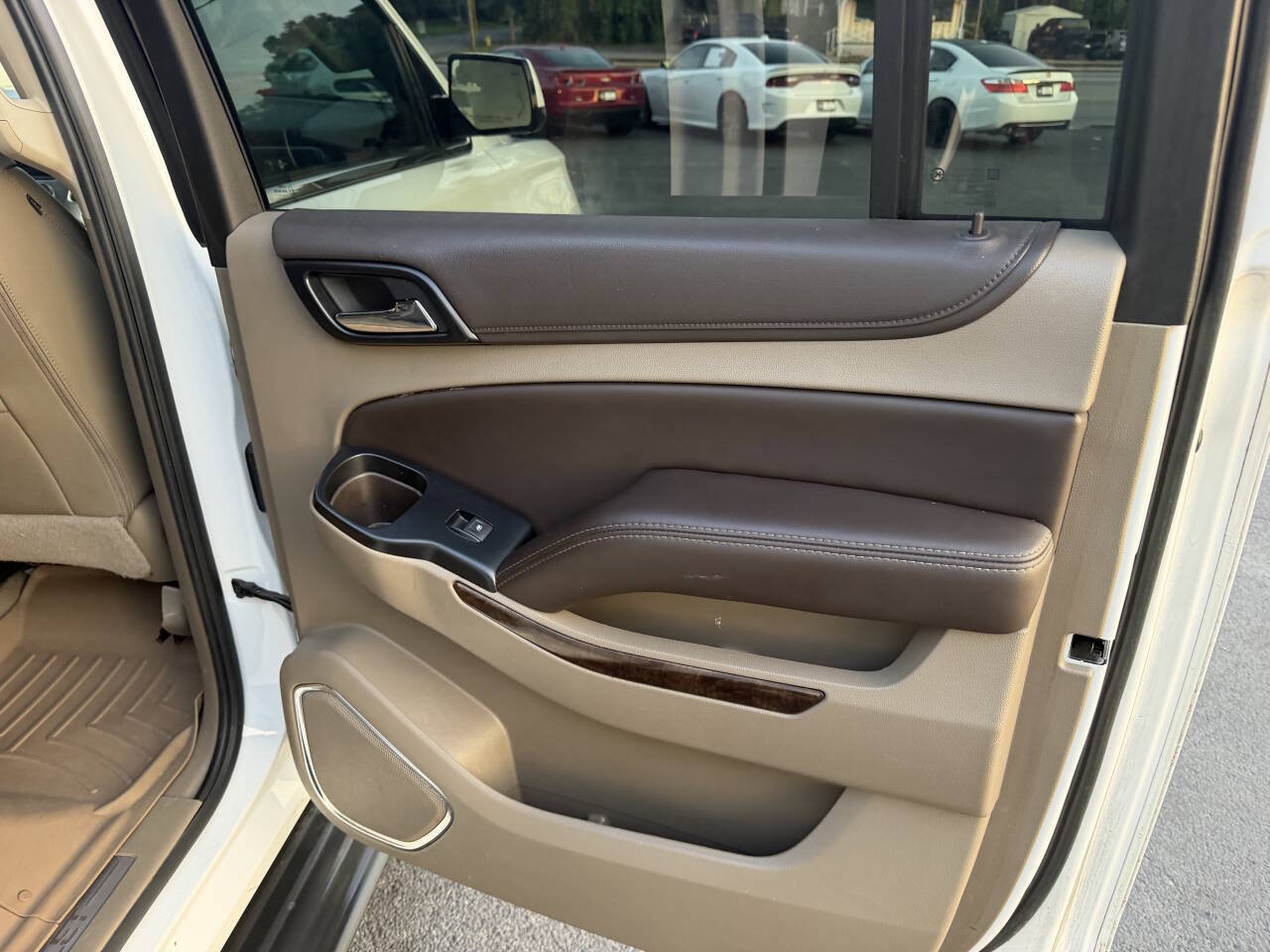 Used 2017 Chevrolet Suburban LT AWD/4WD image 14