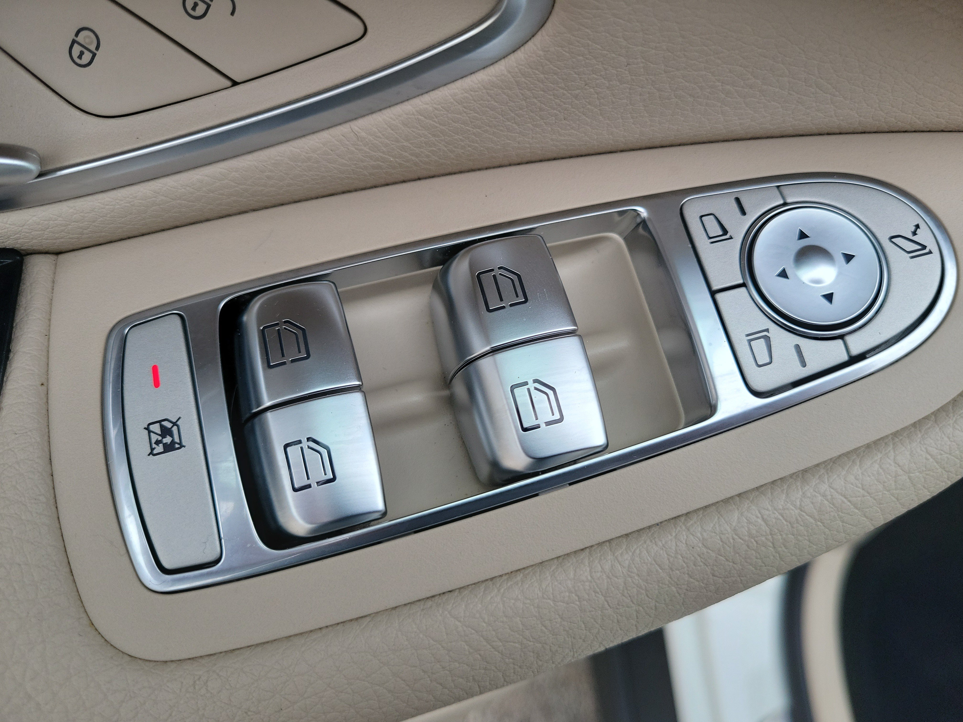 Used 2021 Mercedes-Benz GLC 300 4MATIC image 20