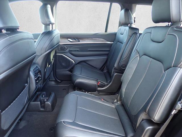 New 2026 Jeep Grand Cherokee L Limited AWD/4WD image 9