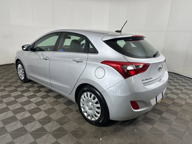 Used 2017 Hyundai Elantra GT image 5