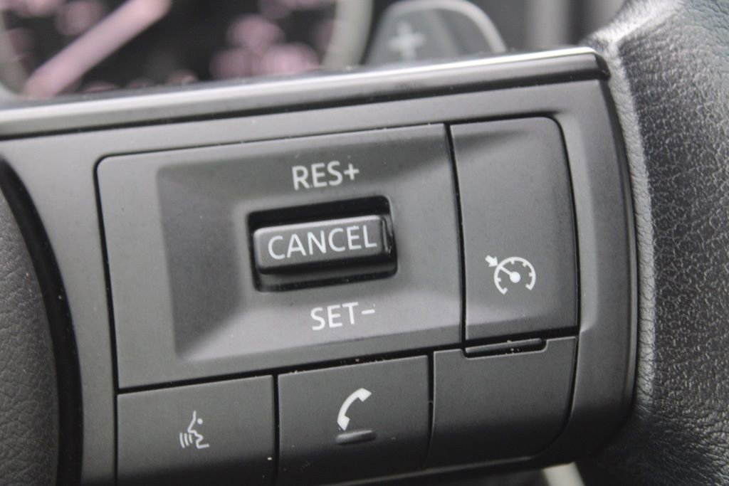 Used 2023 Nissan Rogue S image 27