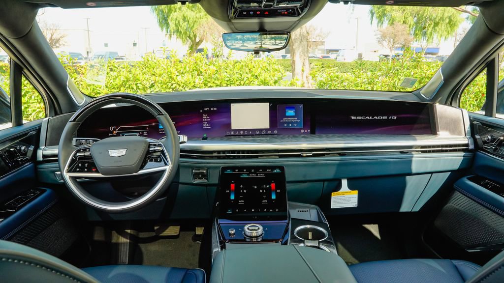 New 2025 Cadillac Escalade IQ Luxury 2 image 14