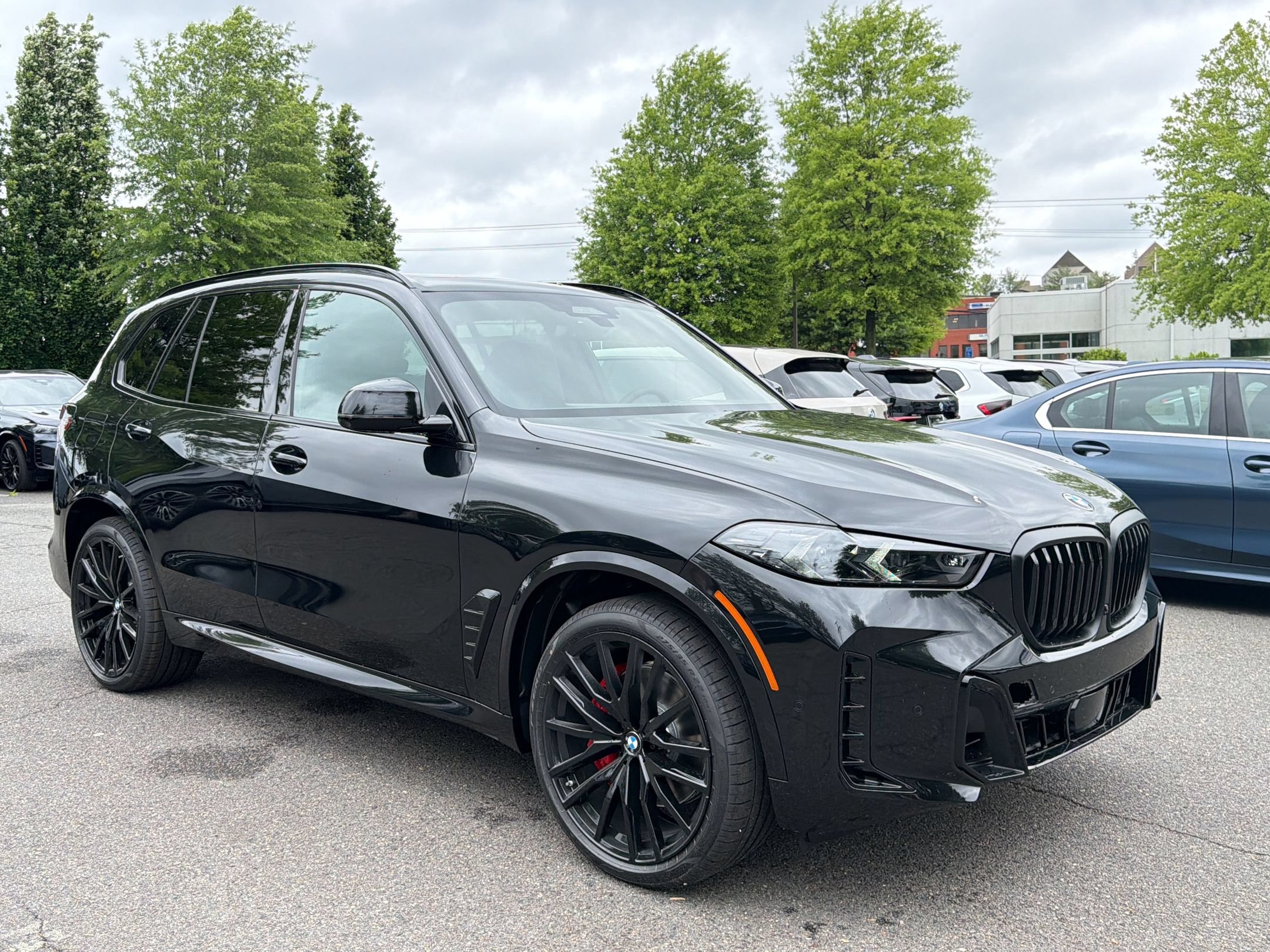 New 2026 BMW X5 xDrive40i w/ M Sport Package AWD/4WD image 7