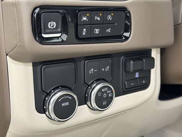 New 2026 GMC Yukon XL Denali w/ Denali Reserve Package RWD image 36