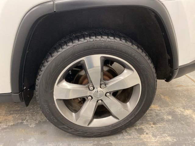 Used 2015 Jeep Grand Cherokee Limited image 28