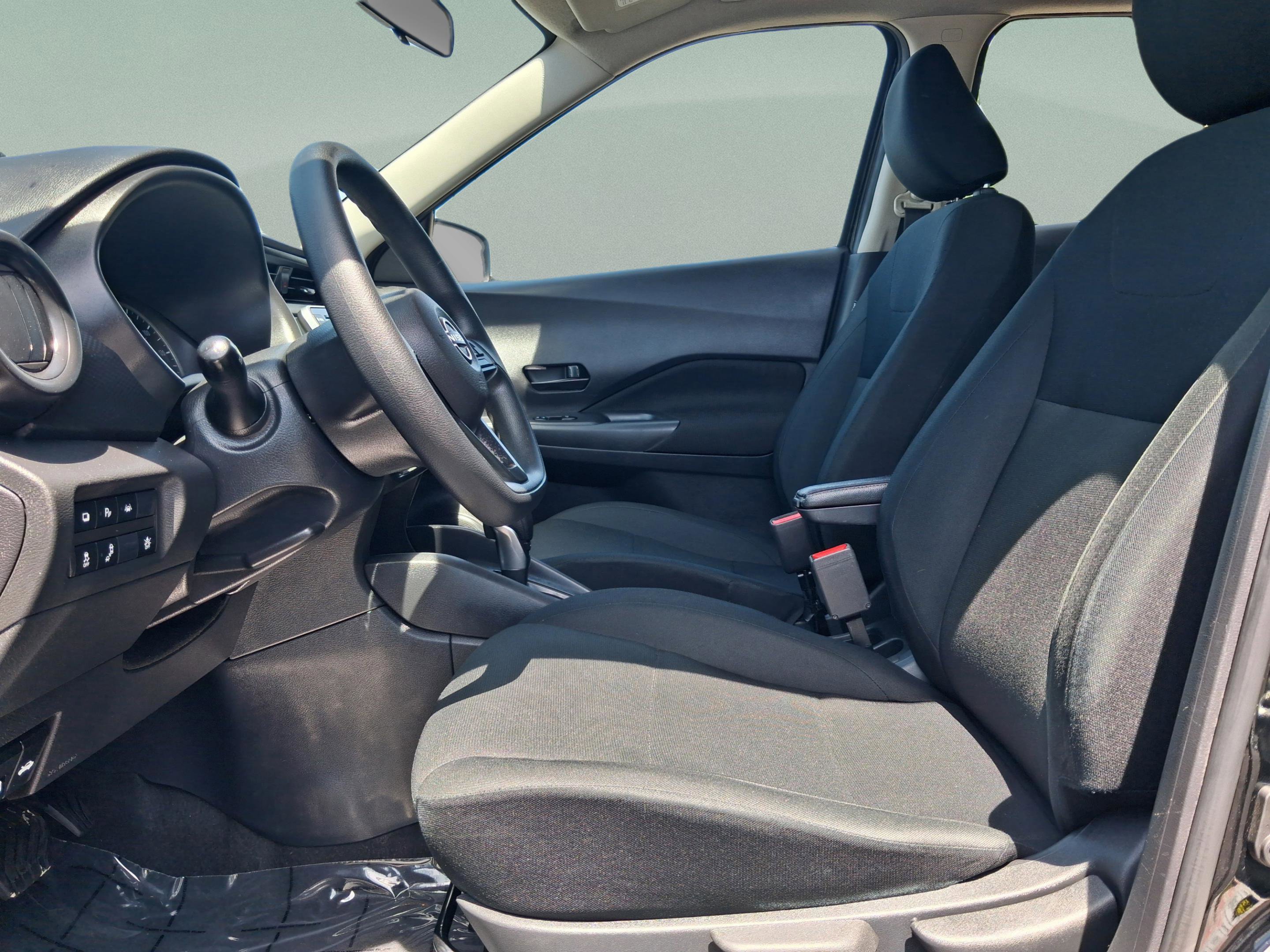 Used 2024 Nissan Kicks S image 23