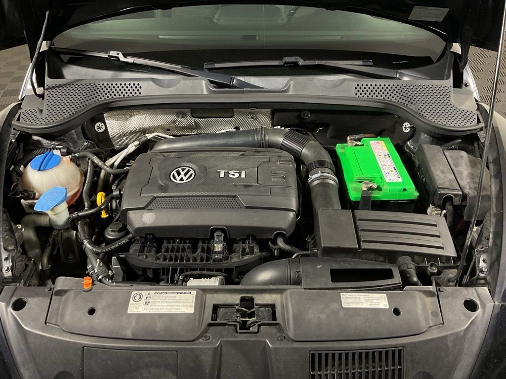 Used 2013 Volkswagen Beetle Turbo FWD image 37