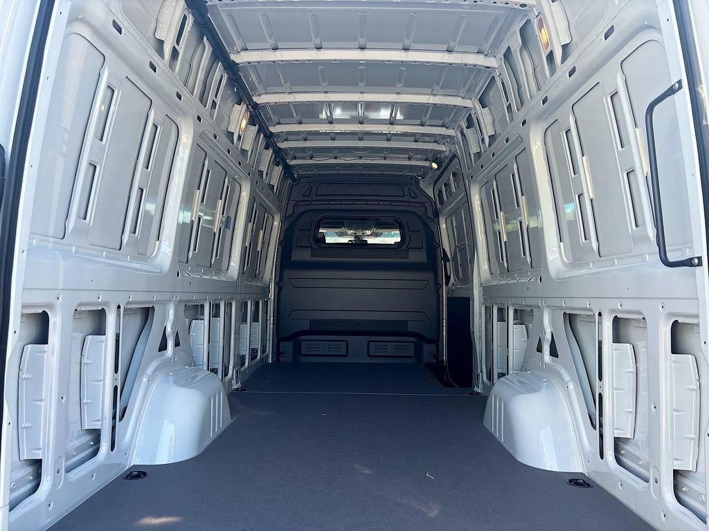 New 2025 Mercedes-Benz eSprinter 170 Cargo image 37
