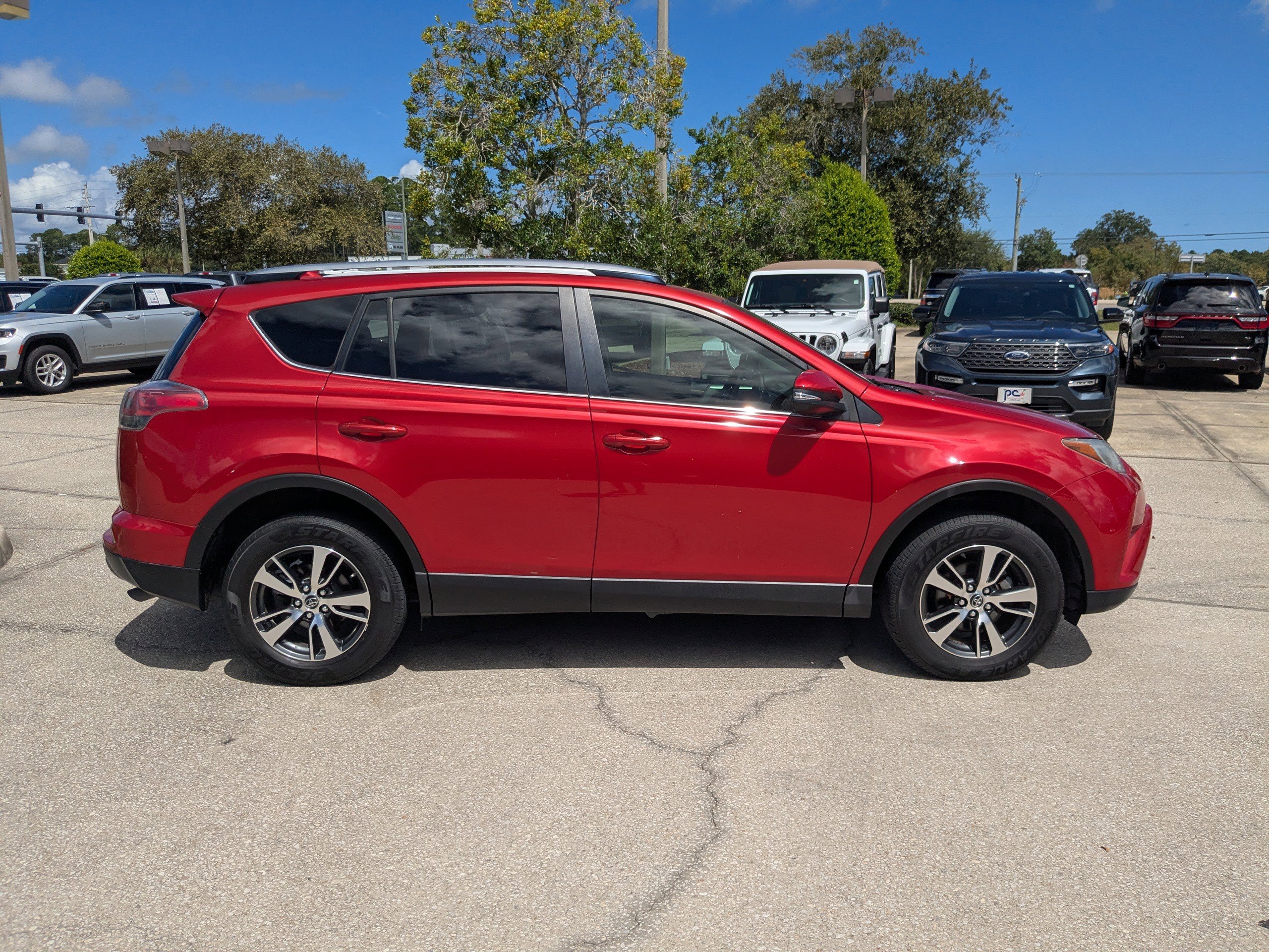 Used 2017 Toyota RAV4 XLE image 3