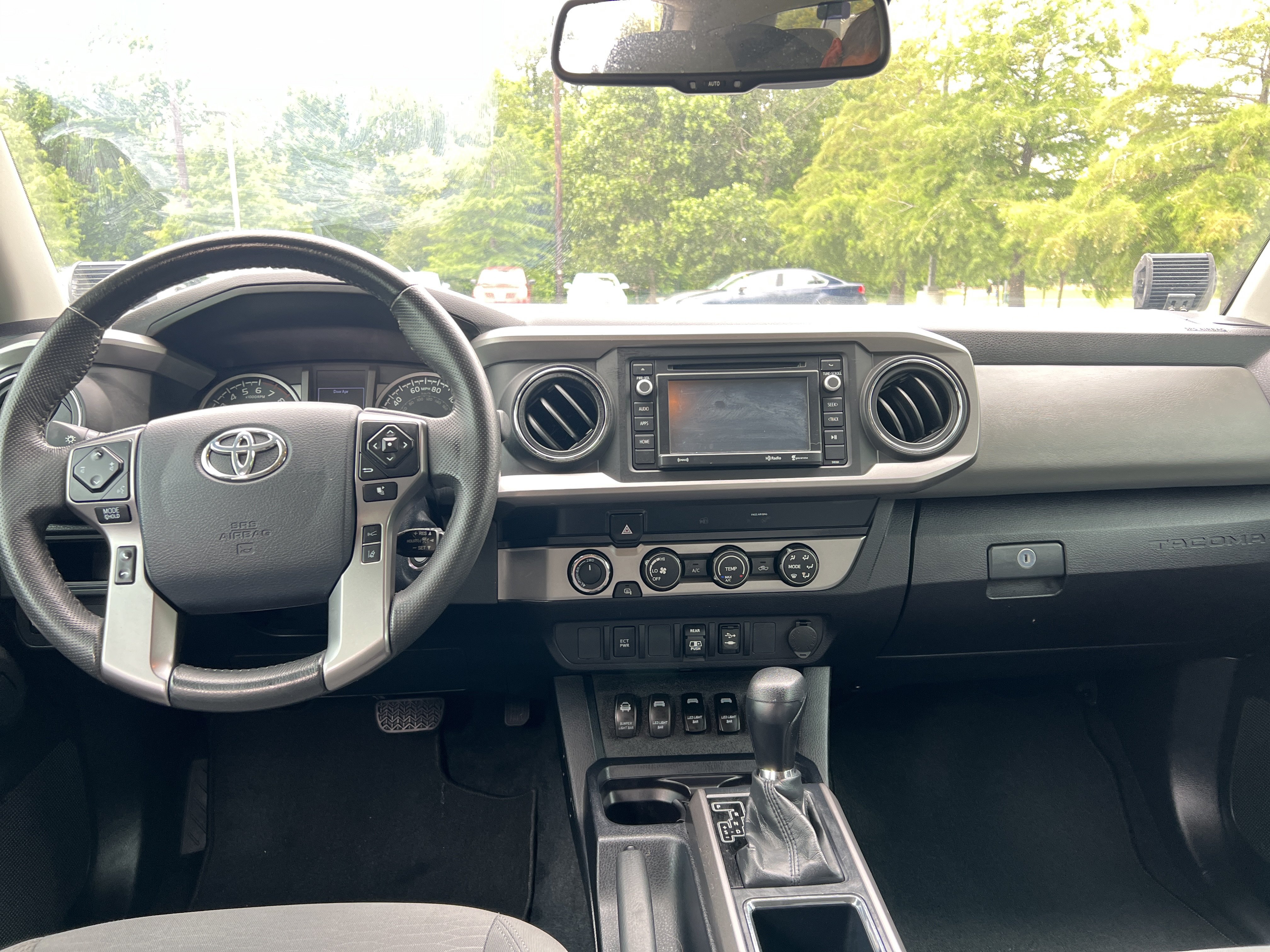 Used 2019 Toyota Tacoma SR5 AWD/4WD image 24