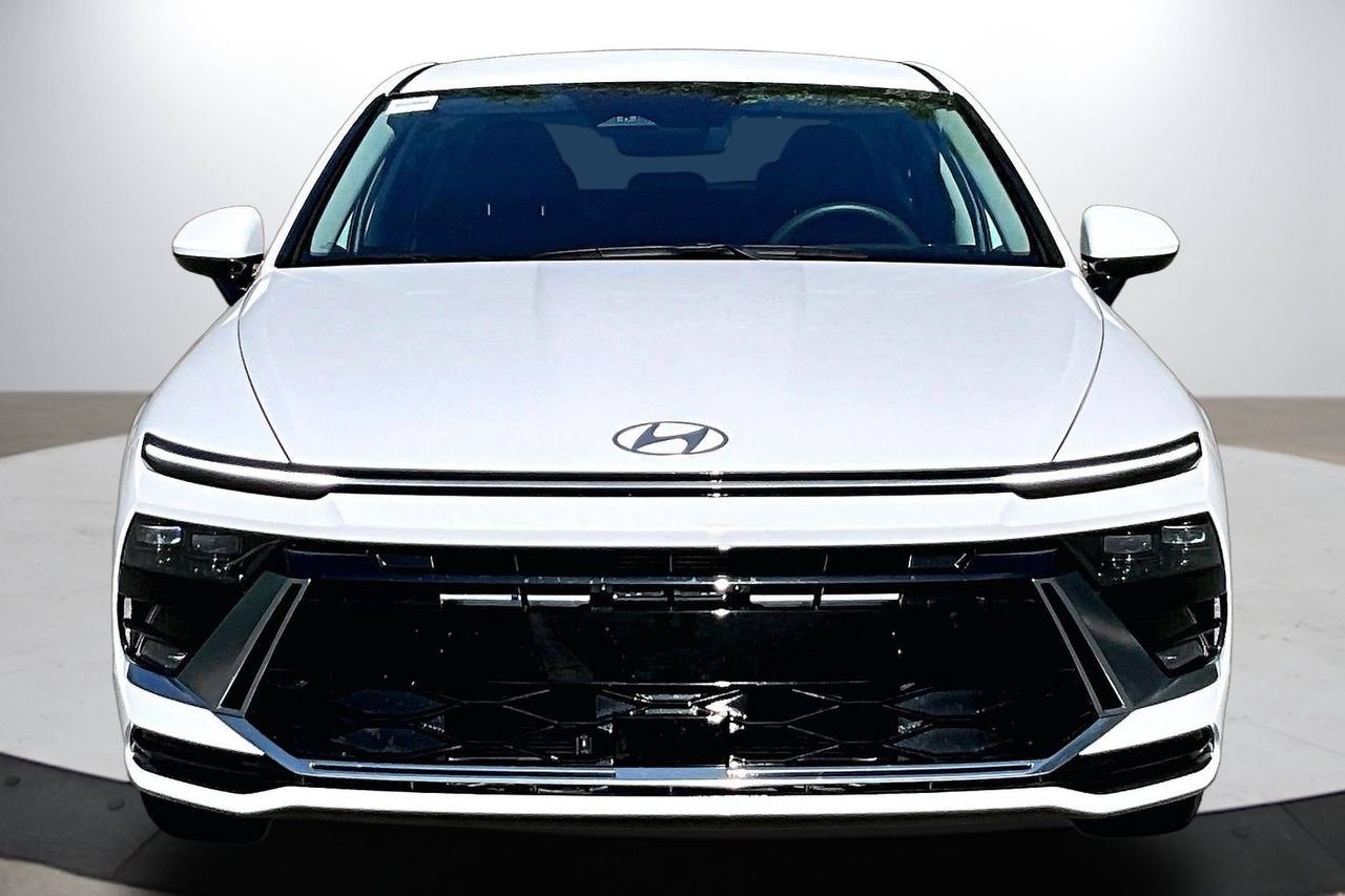 Used 2025 Hyundai Sonata SEL FWD image 3