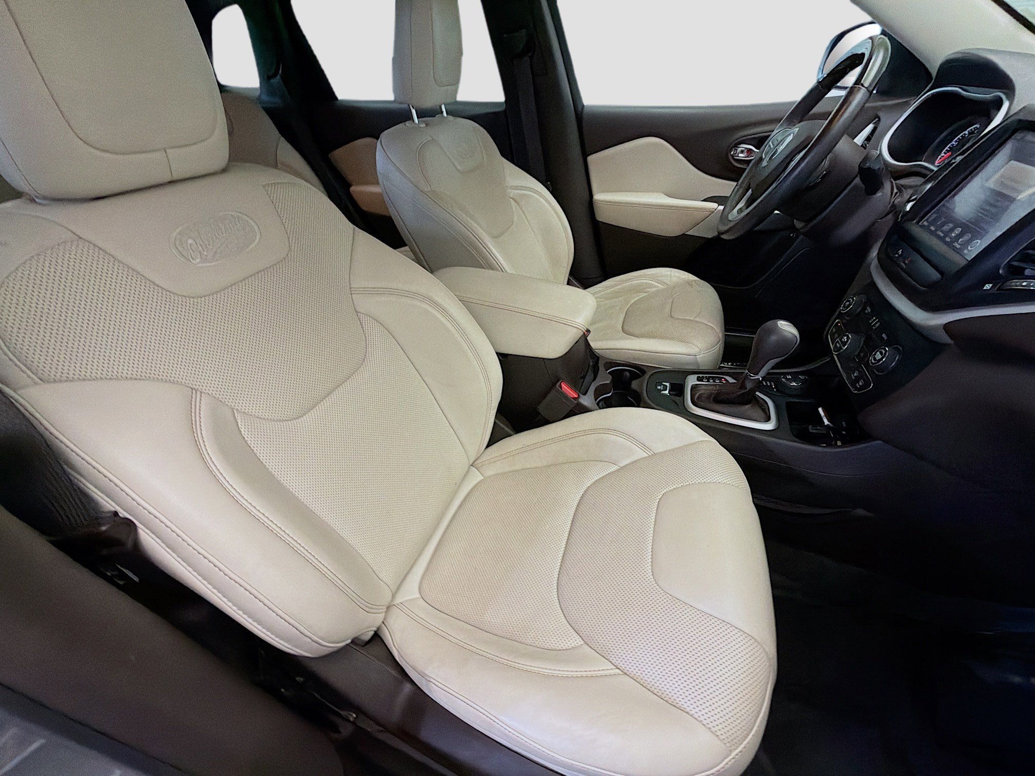 Used 2017 Jeep Cherokee Overland w/ Heavy Duty Protection Group image 15