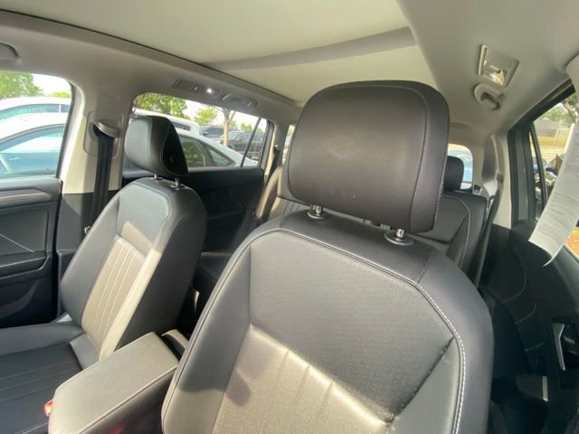 Used 2024 Volkswagen Tiguan SE w/ Panoramic Sunroof Package AWD/4WD image 13