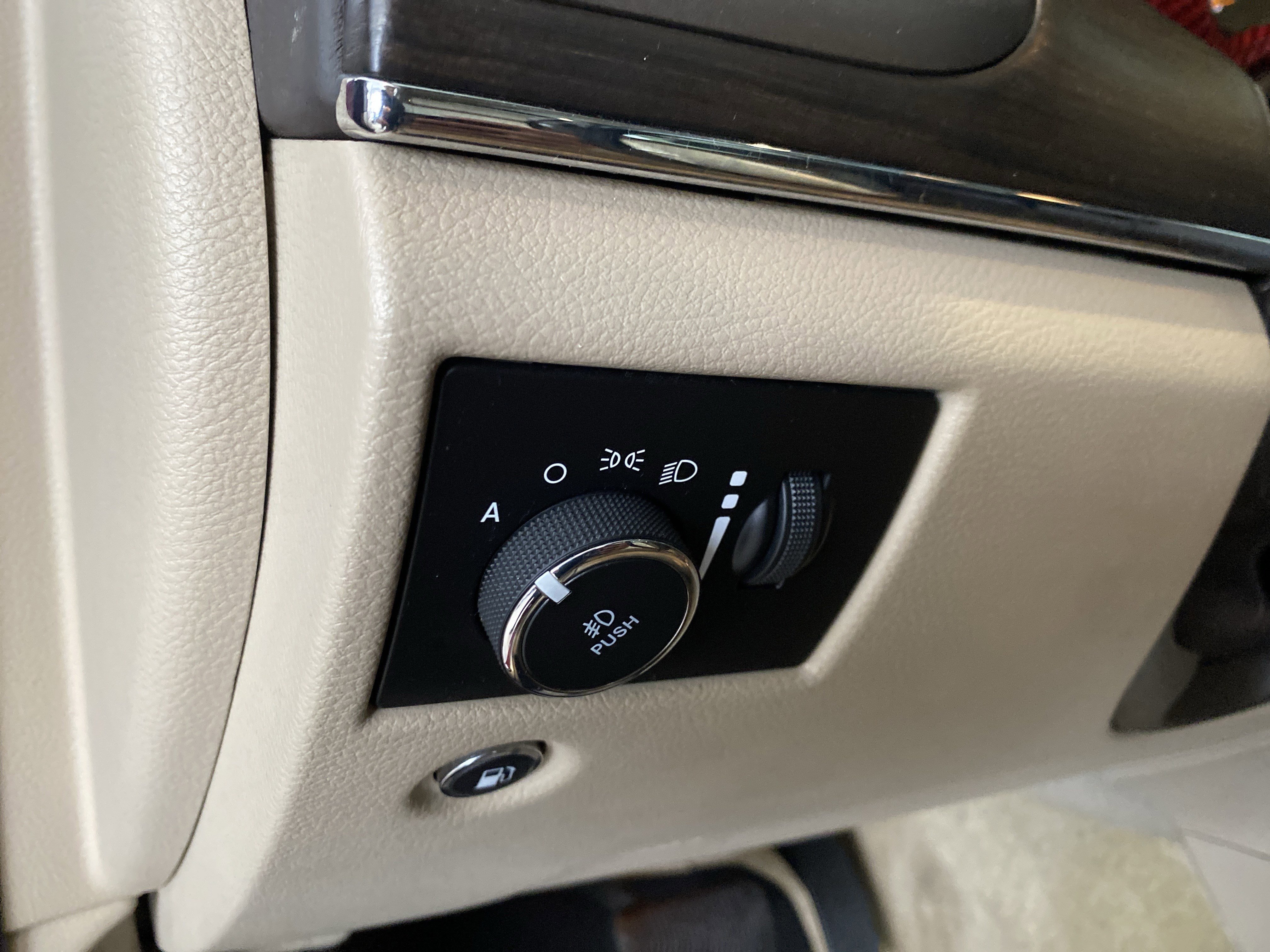 Used 2018 Jeep Grand Cherokee Overland image 10