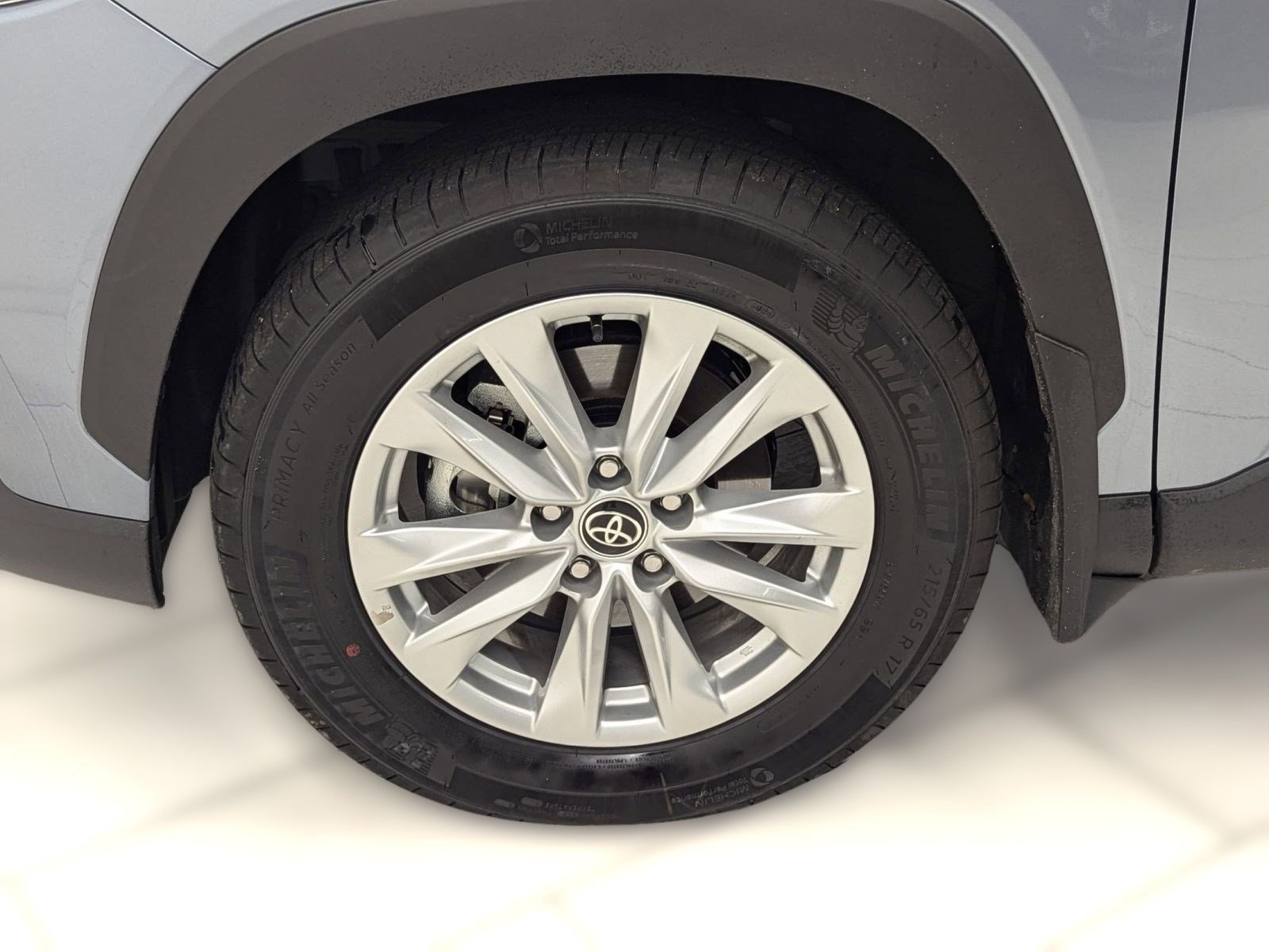 Used 2024 Toyota Corolla Cross LE image 9