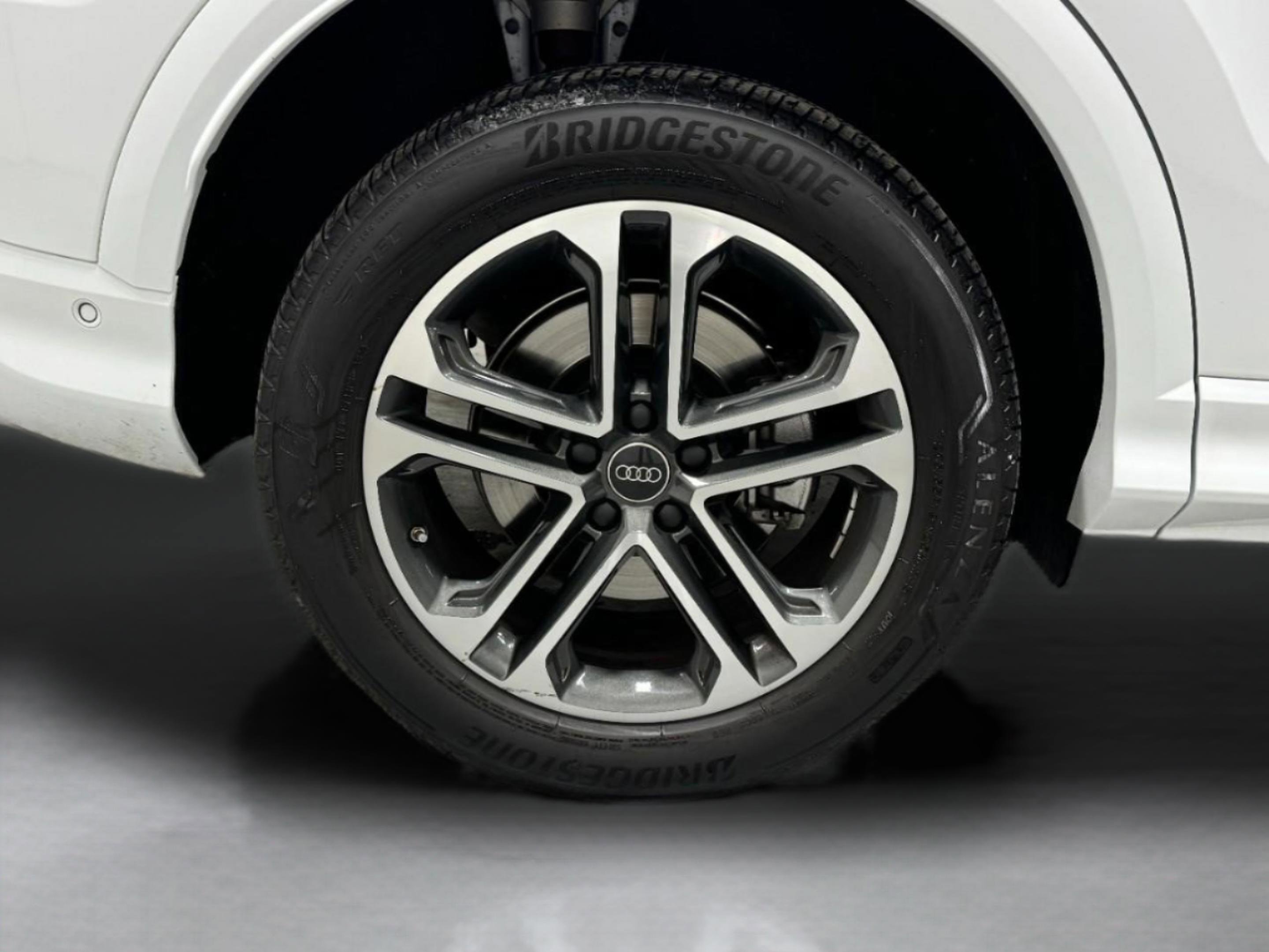 Certified 2025 Audi Q5 Premium w/ Convenience Package image 8